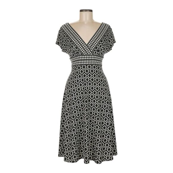 Maggy London Dresses & Skirts - Maggy London Midi Geometric Square Short Sleeve Stretchy Jersey Dress Size 4